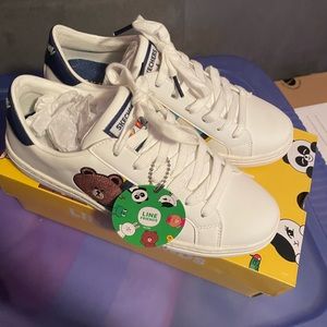 NIB Brown Line Friends Skechers size 7